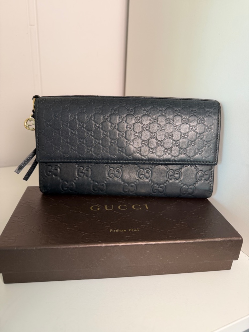 Gucci Black Guccissima Leather Continental Wallet with unbranded Gold Chain - Picture 2 of 10